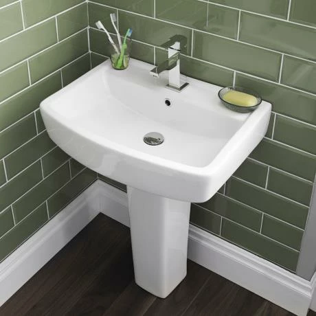 Nuie Bliss 4 Piece Bathroom Suite - CC Toilet & 1TH Basin With Pedestal - 2 X Basin Size And Seat Options 6 Nuie Bliss 4 Piece Bathroom Suite - CC Toilet & 1TH Basin With Pedestal - 2 X Basin Size And Seat Options - Image 4